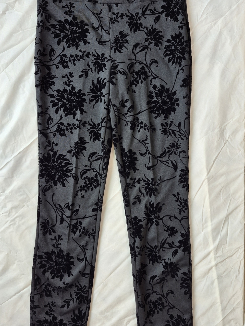 Jules & Leopold Black Floral Velvet-Print Gray Leggings